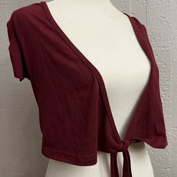 SHEIN crop top - Picture 2 of 4